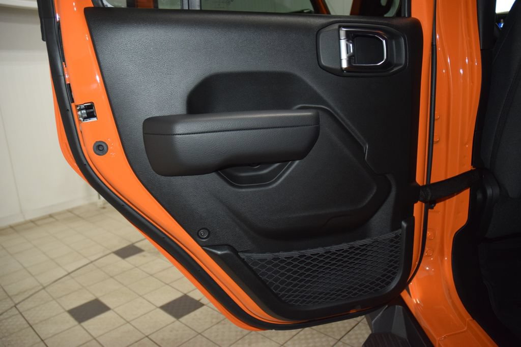 Used 2025 Jeep Wrangler Unlimited Sport AWD/4WD image 39