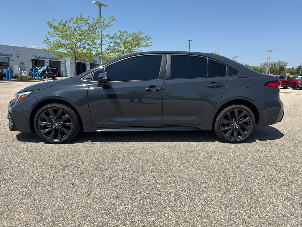 Used 2026 Toyota Corolla SE w/ SE Package FWD image 2