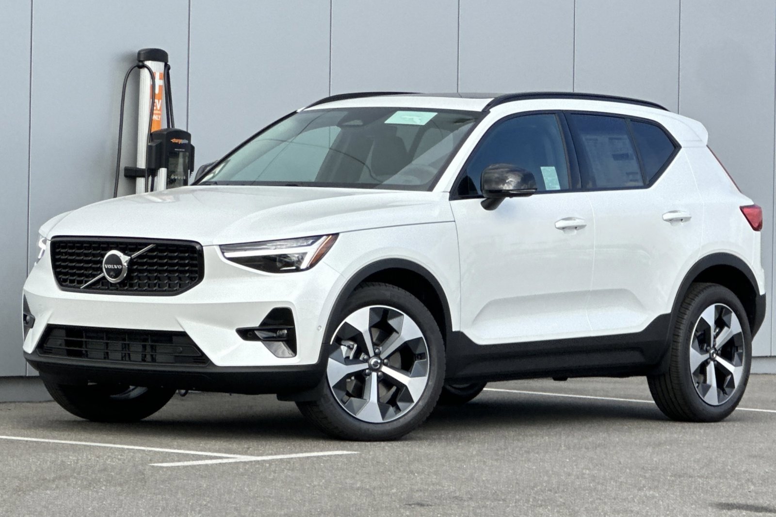 New 2026 Volvo XC40 B5 Plus w/ Protection Package Premier