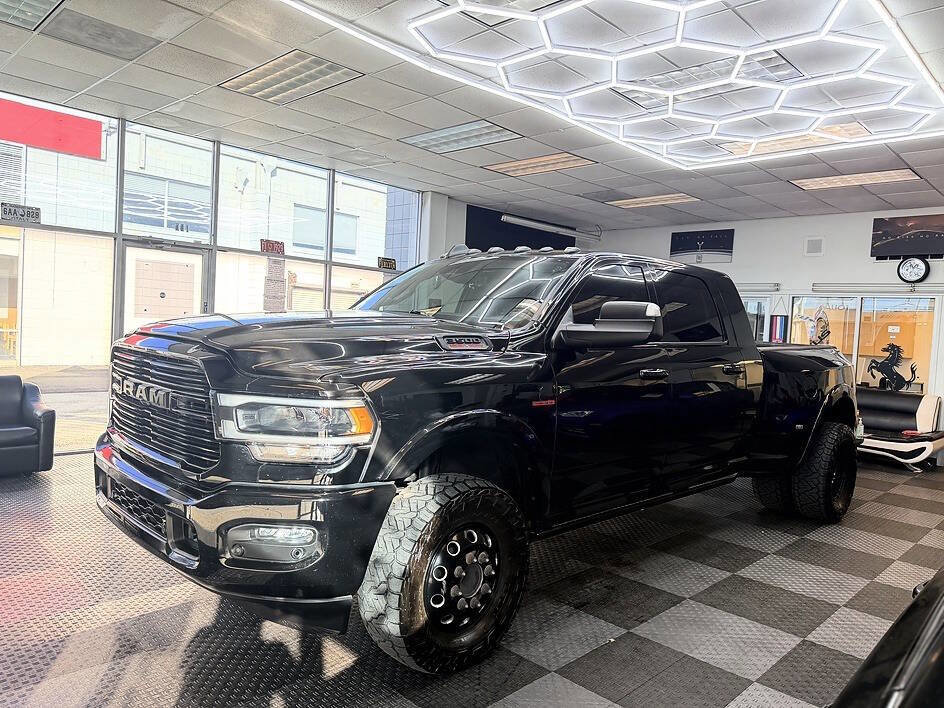Used 2022 RAM 3500 Laramie AWD/4WD image 3