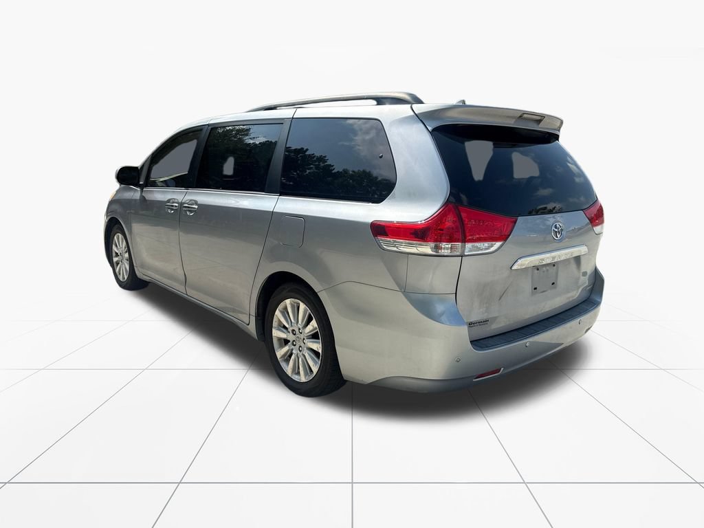 Used 2011 Toyota Sienna Limited FWD image 6