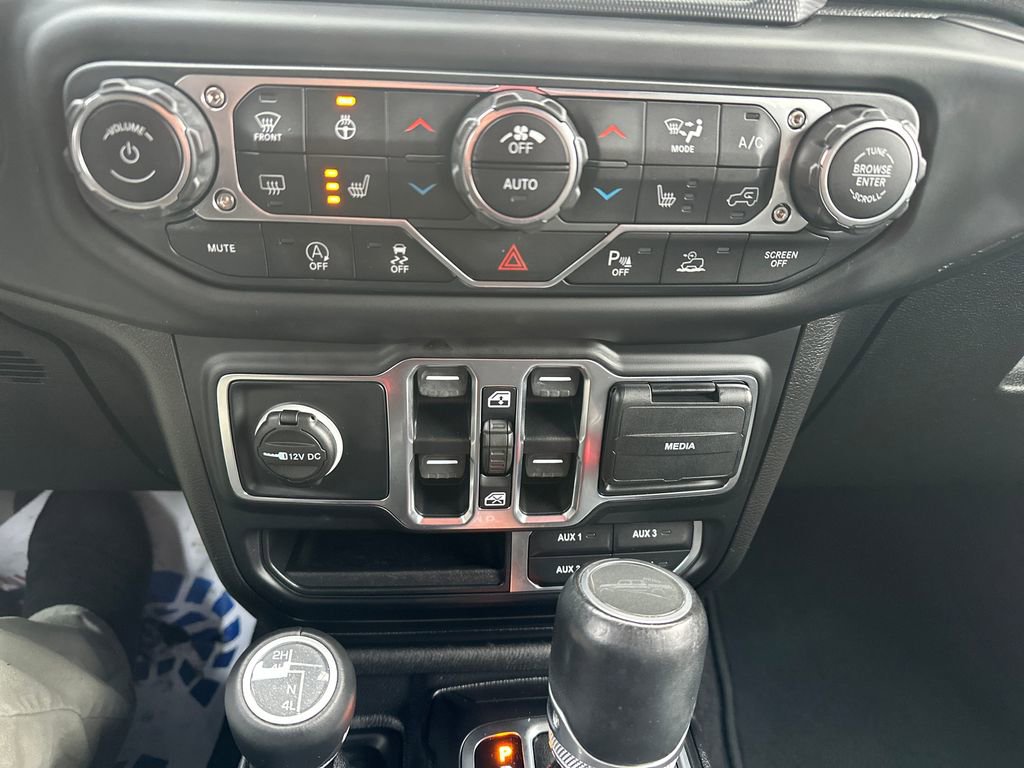 Used 2020 Jeep Gladiator Overland image 11