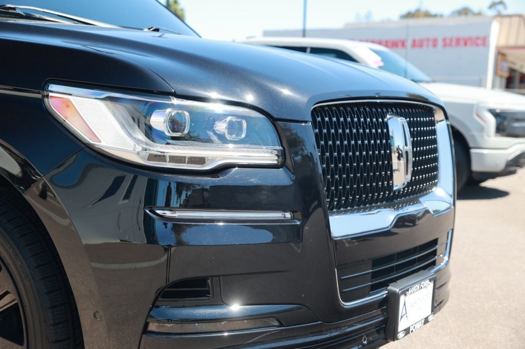 Used 2024 Lincoln Navigator L Reserve AWD/4WD image 9