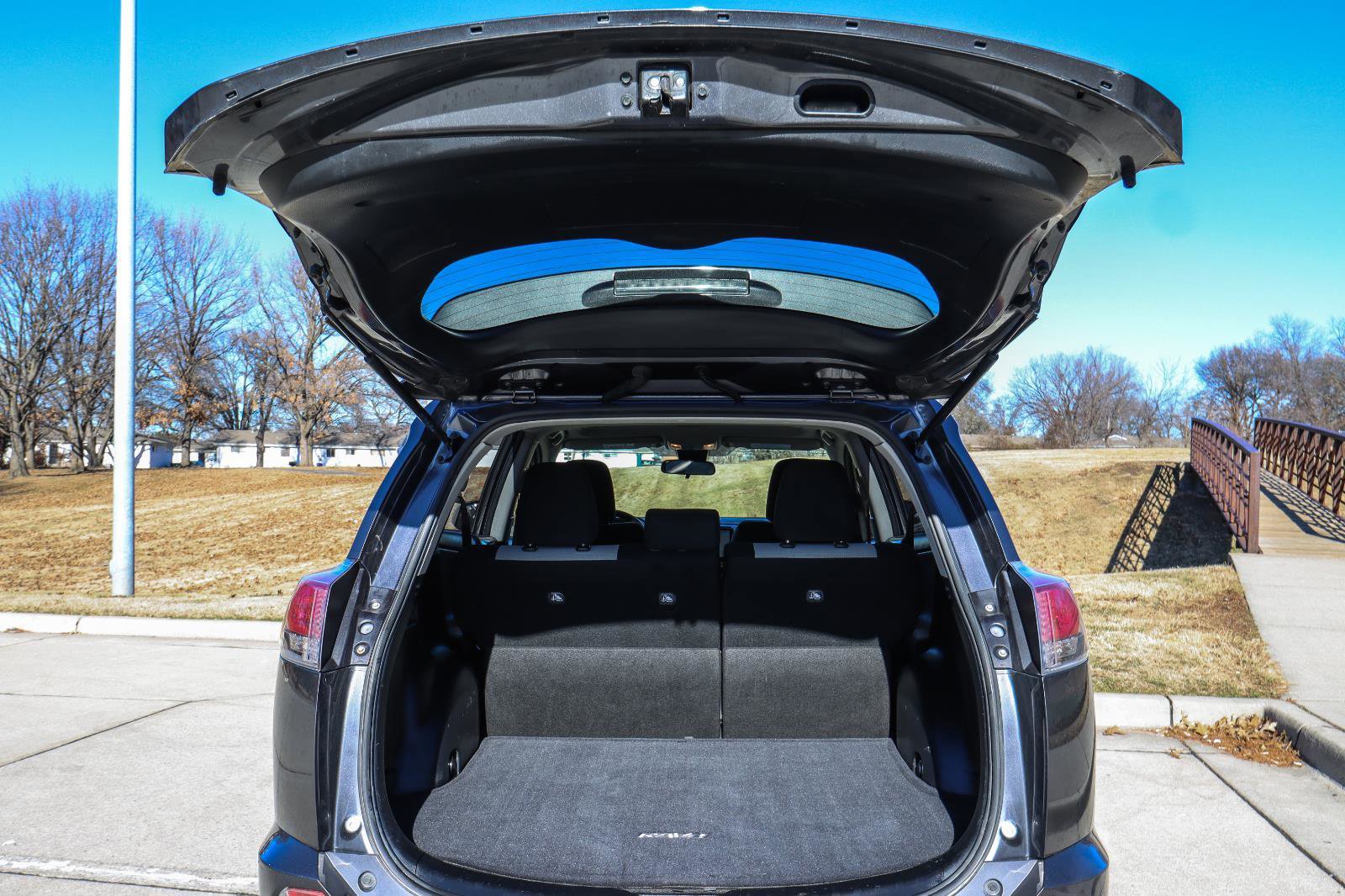 Used 2017 Toyota RAV4 XLE image 16