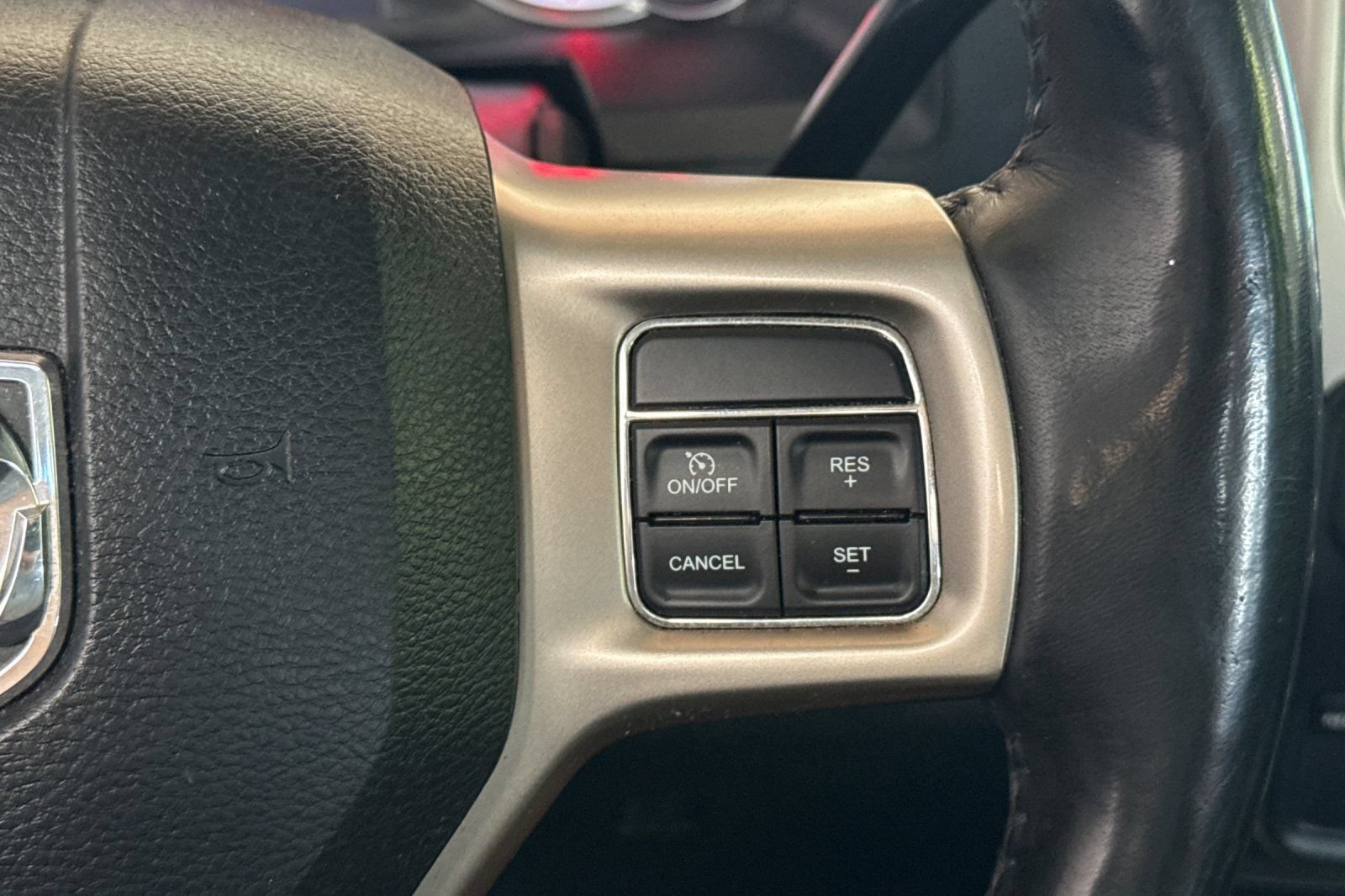 Used 2018 RAM 3500 Laramie w/ Convenience Group AWD/4WD image 32