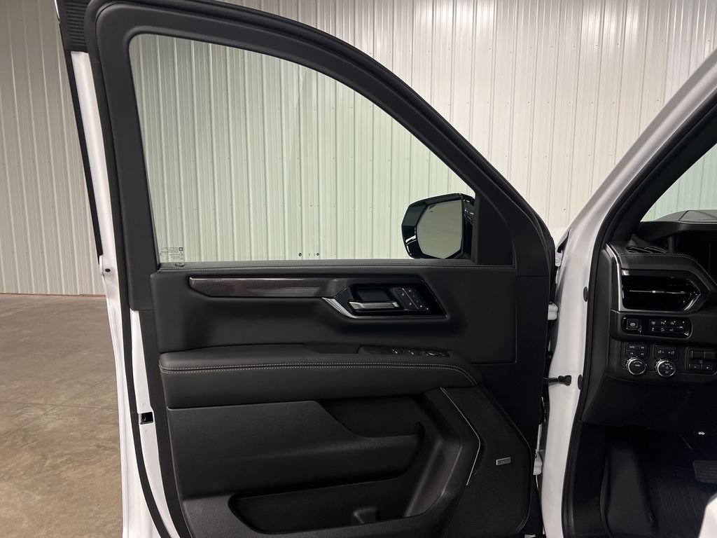 New 2026 GMC Yukon XL Elevation w/ Elevation Premium Package AWD/4WD image 15