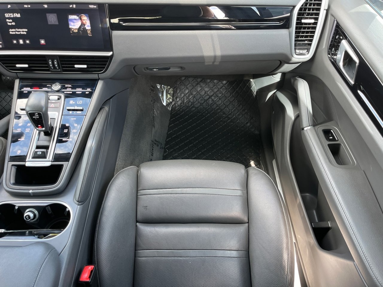 Used 2019 Porsche Cayenne AWD/4WD image 15