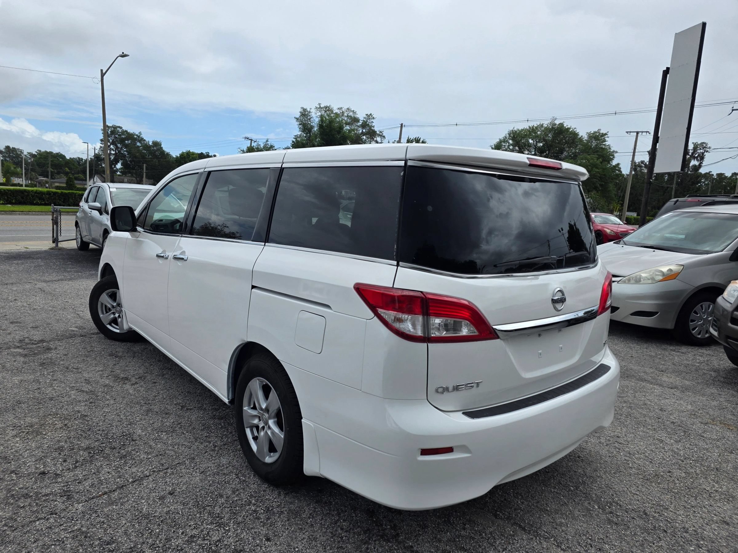 Used 2012 Nissan Quest SV w/ Protection Pkg FWD image 5