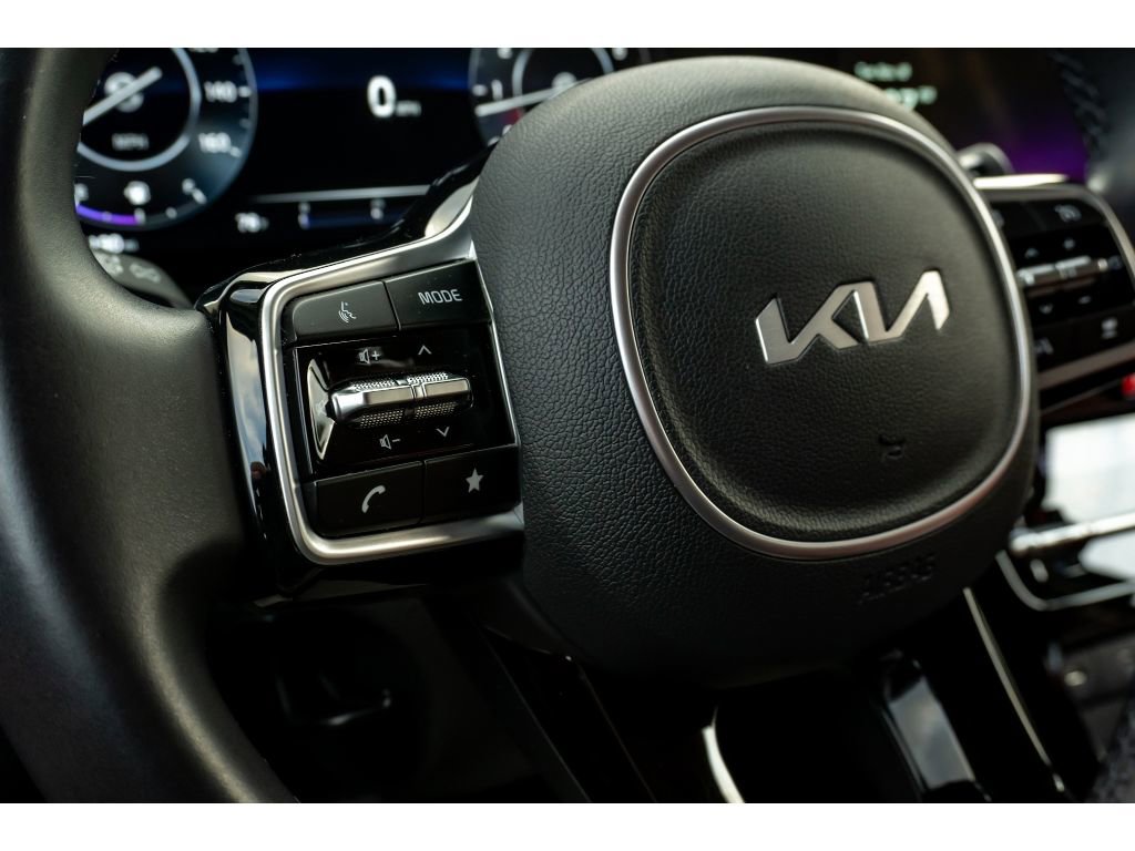 Used 2023 Kia Carnival SX image 26