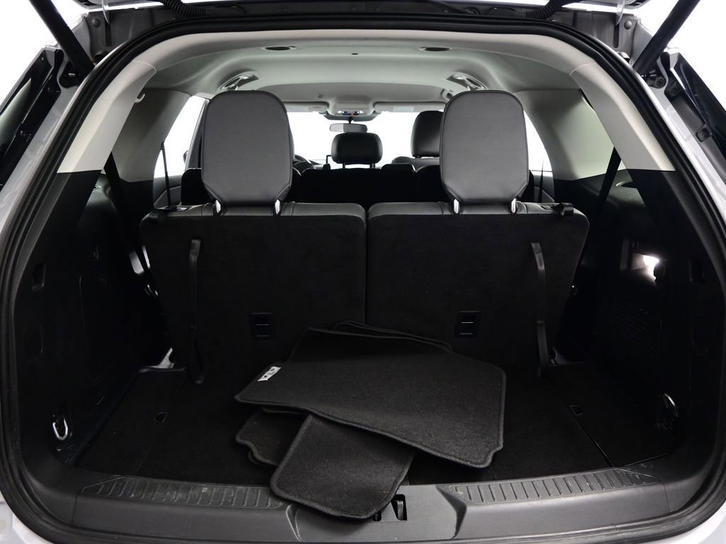 Used 2025 Ford Explorer Active w/ Active Comfort Package image 39