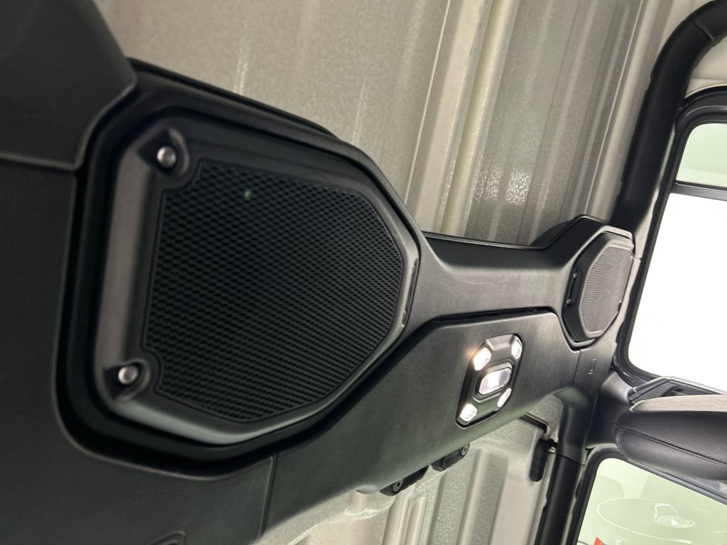 Used 2021 Jeep Gladiator Mojave AWD/4WD image 19