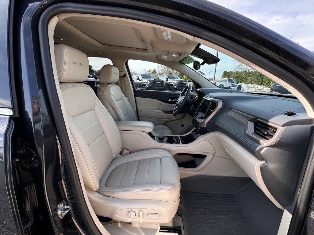 Used 2021 GMC Acadia Denali w/ Denali Ultimate Package image 11