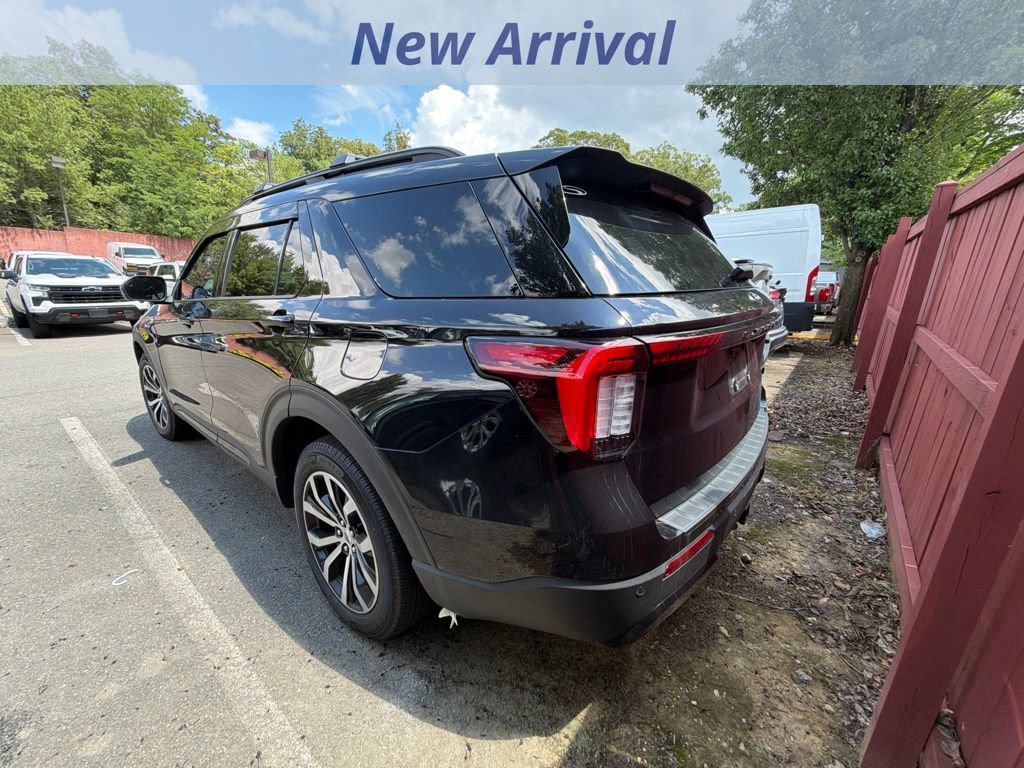 Used 2025 Ford Explorer ST-Line AWD/4WD image 4