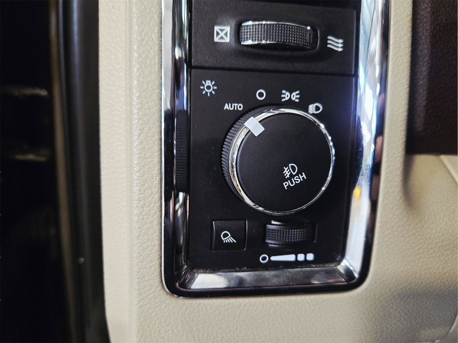 Used 2014 RAM 1500 Laramie Longhorn w/ Convenience Group AWD/4WD image 13