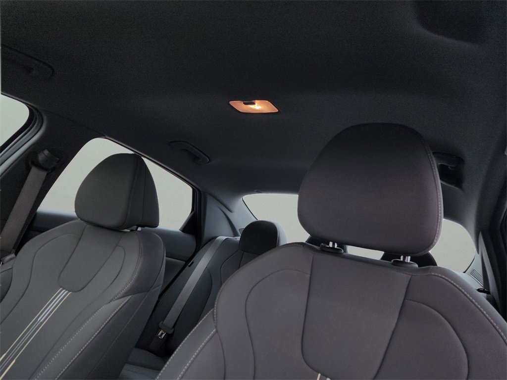 Used 2025 Hyundai Elantra Sport image 17