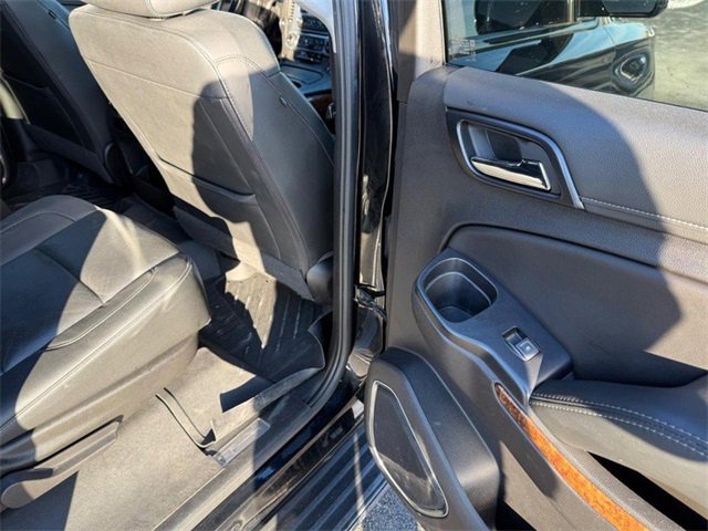Used 2020 Chevrolet Suburban Premier image 12