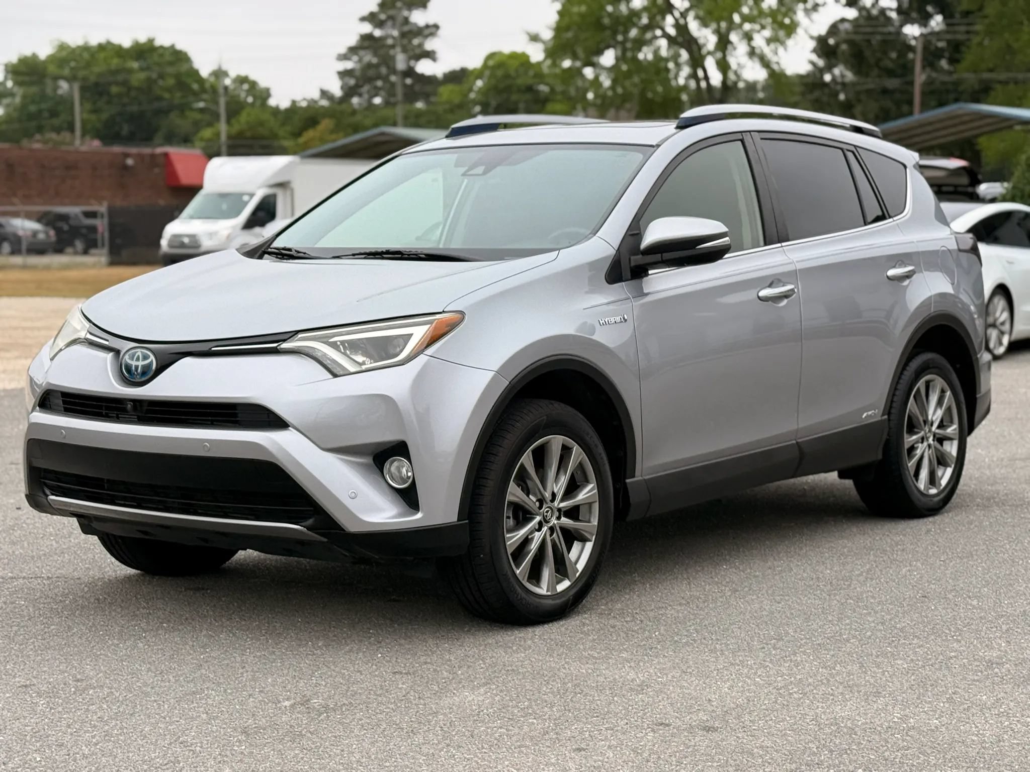 Used 2017 Toyota RAV4 Limited w/ Advanced Technology Package AWD/4WD image 5