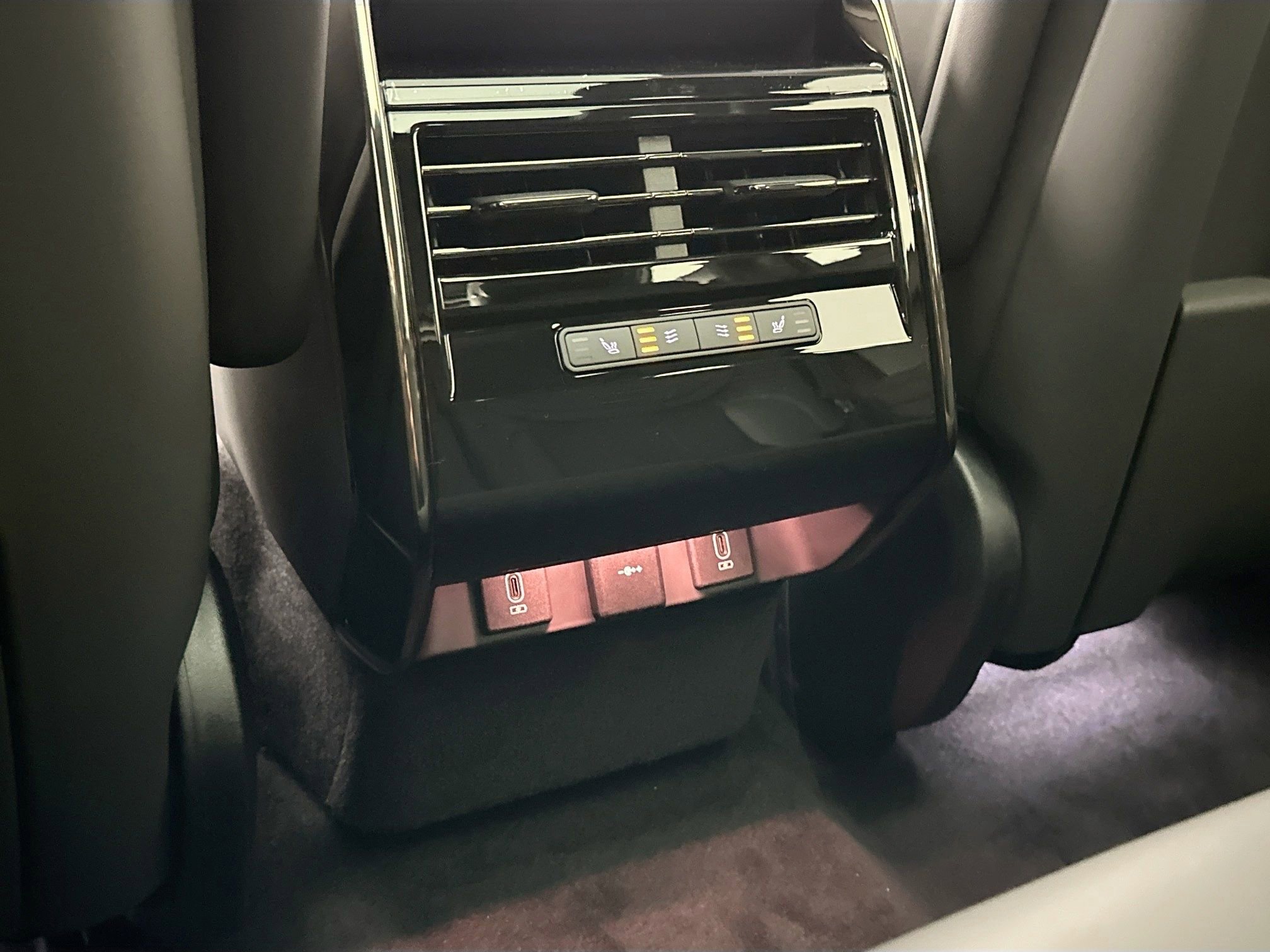 Used 2026 Land Rover Range Rover Sport SE image 23