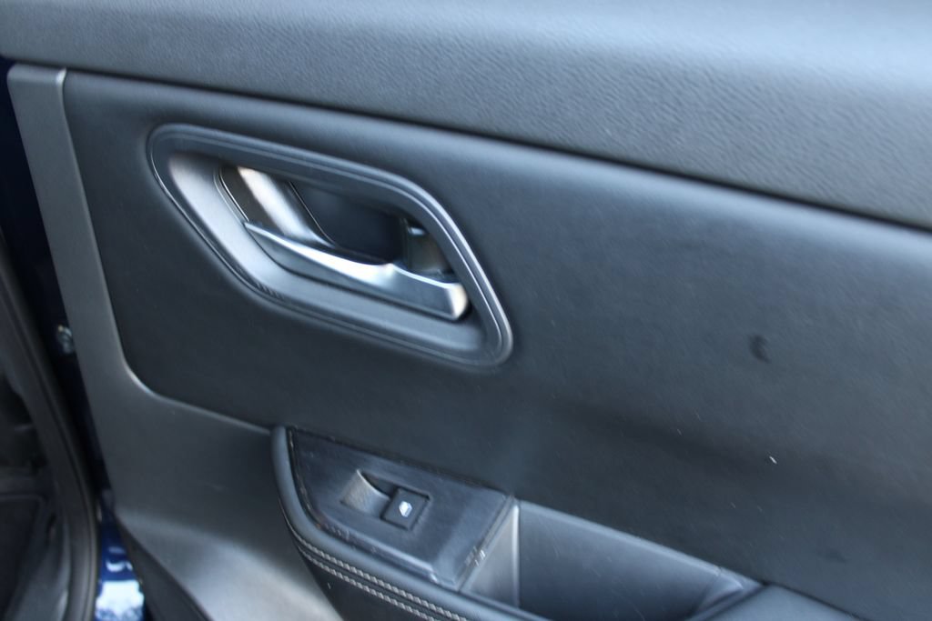 Used 2024 Nissan Rogue SV FWD image 25