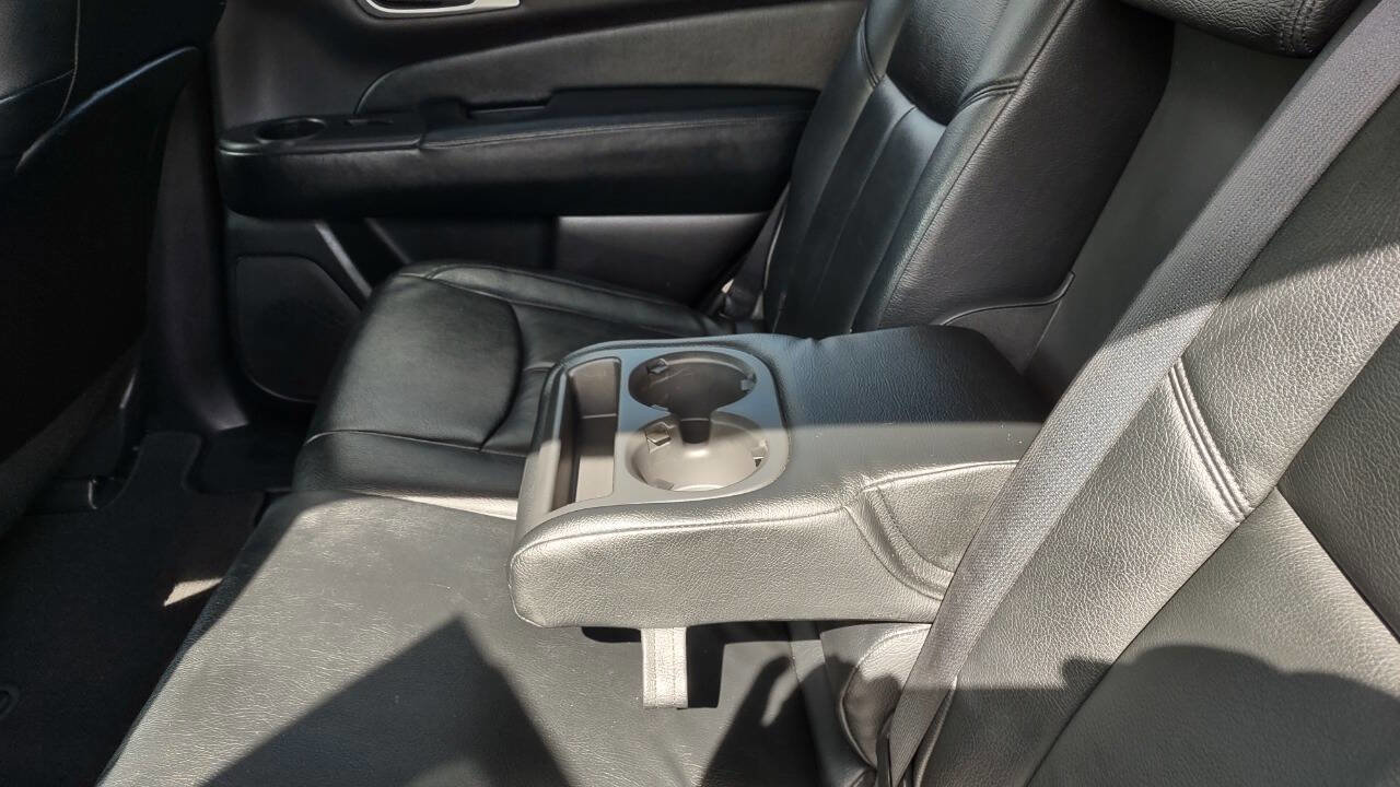 Used 2017 Nissan Pathfinder S image 31