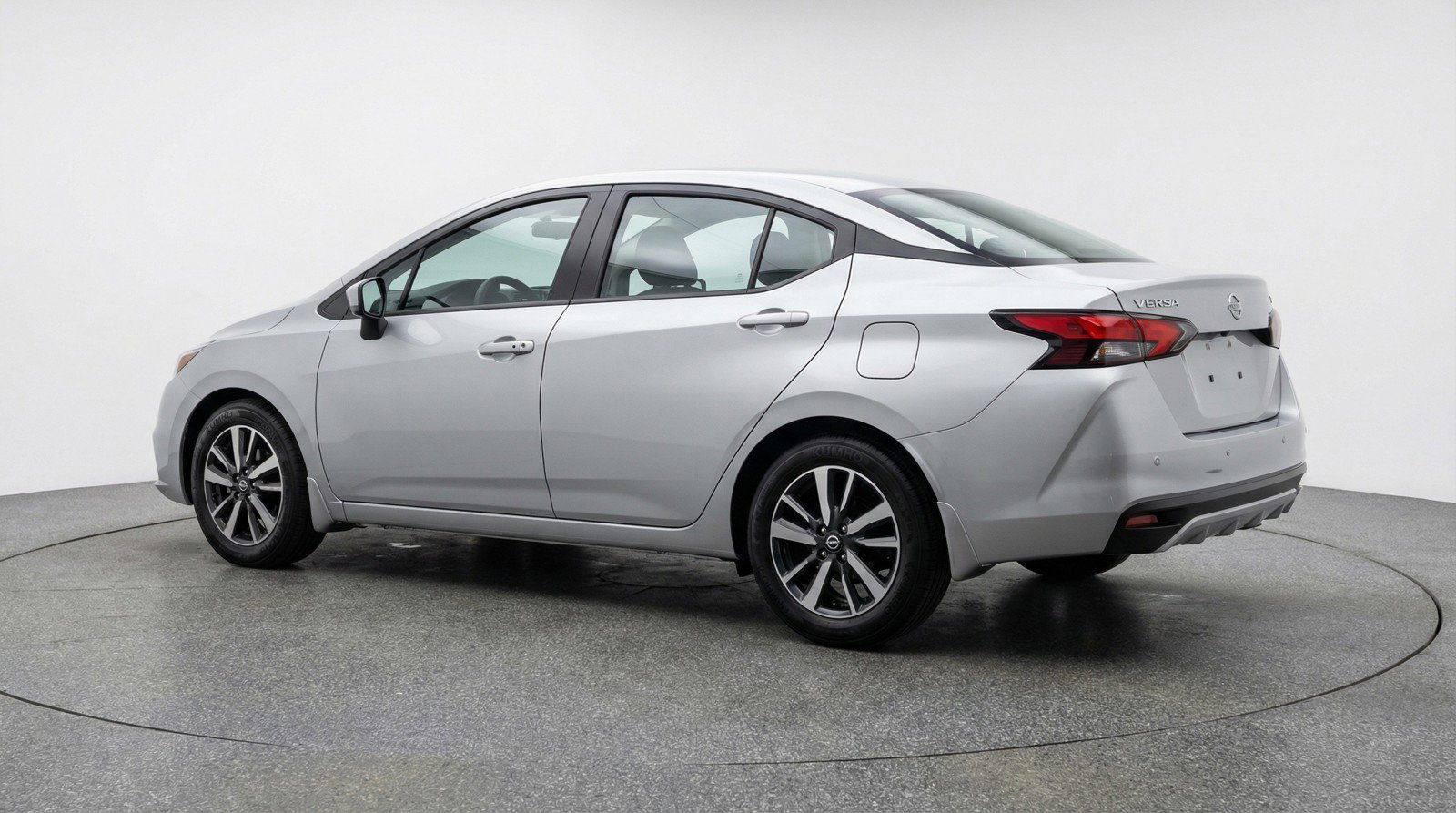 Used 2025 Nissan Versa SV image 6