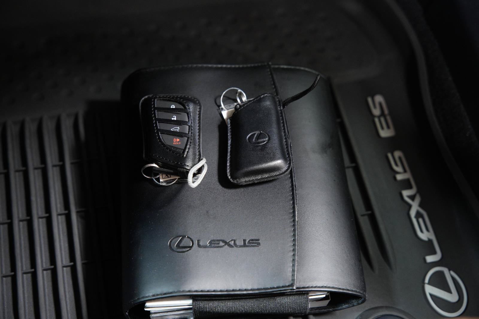 Used 2022 Lexus ES 350 Ultra Luxury w/ Accessory Package 2 FWD image 24