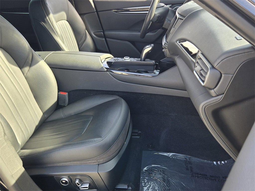 Used 2022 Maserati Levante GT image 17