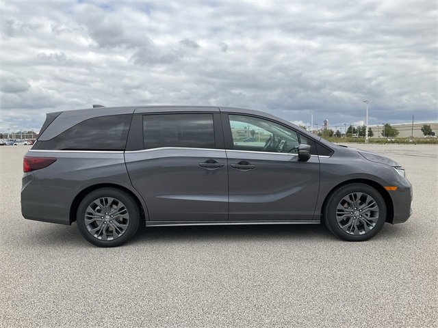 New 2026 Honda Odyssey Touring image 13