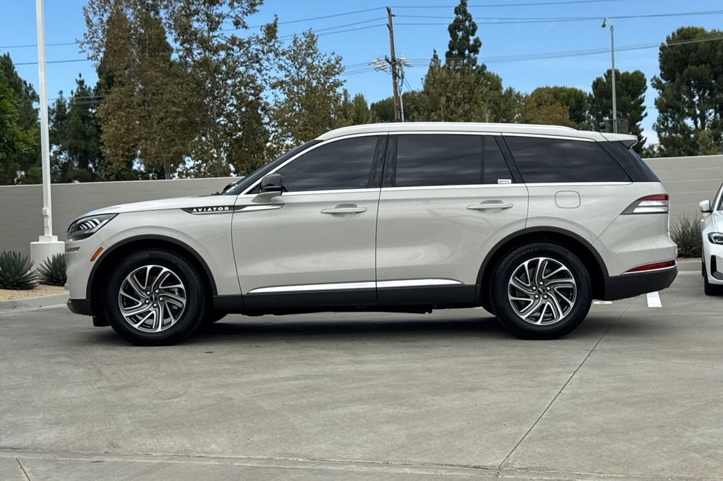 Used 2021 Lincoln Aviator 2WD w/ Elements Package image 9