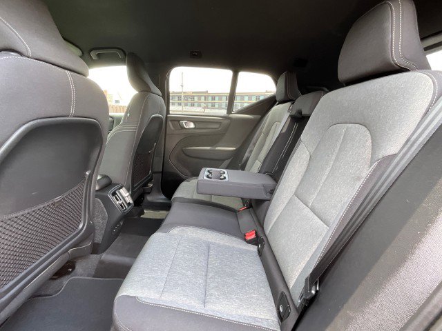 Used 2024 Volvo XC40 B5 Core image 31