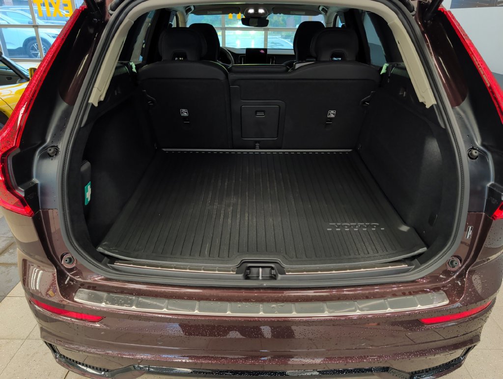 New 2026 Volvo XC60 B5 Plus w/ Protection Package Premier AWD/4WD image 28