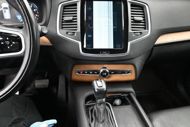 Used 2022 Volvo XC90 T6 Momentum w/ Climate Package AWD/4WD image 14
