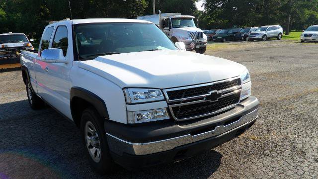 Used 2006 Chevrolet Silverado 1500 W/T RWD image 3