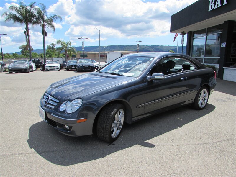 Used 2008 Mercedes-Benz CLK 350 Coupe image 3