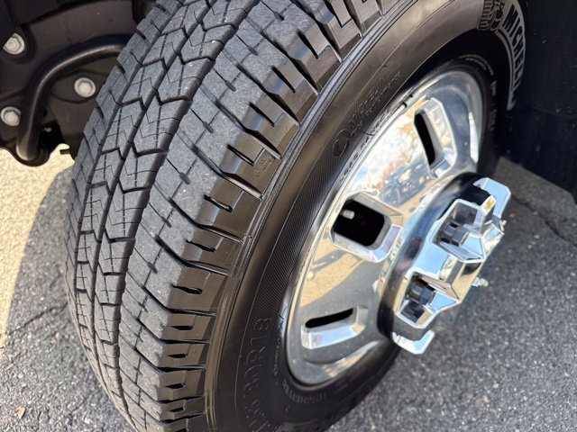Used 2026 GMC Sierra 3500 Denali Ultimate AWD/4WD image 8