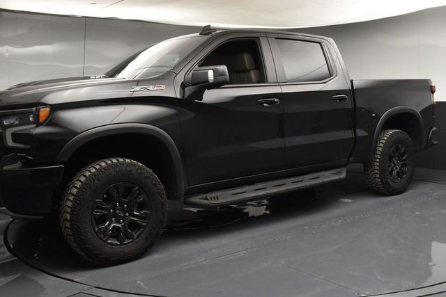 Used 2025 Chevrolet Silverado 1500 ZR2 w/ Technology Package image 4
