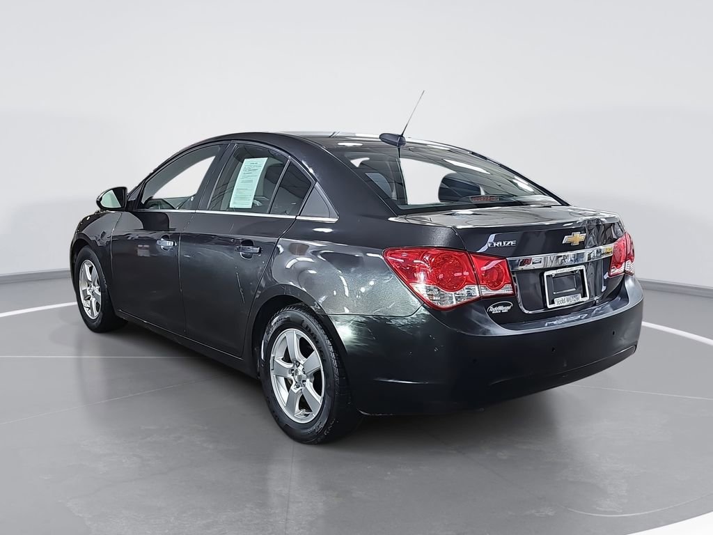Used 2016 Chevrolet Cruze LT w/ Technology Package image 6