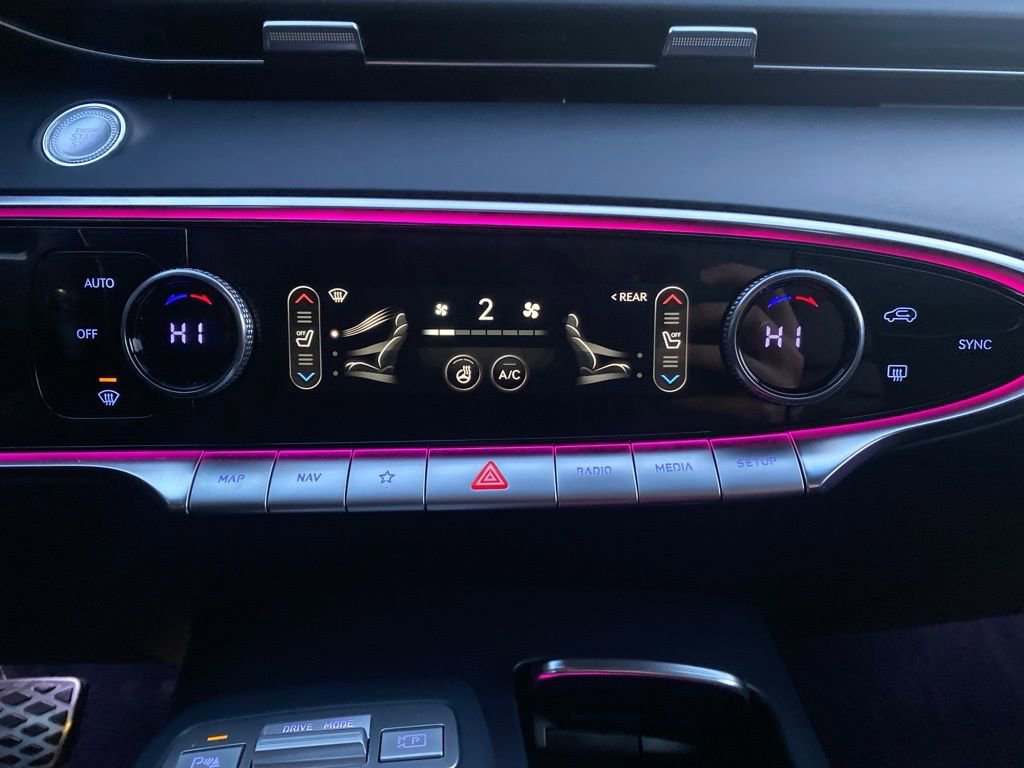 Used 2024 Genesis GV70 2.5T Sport Prestige w/ Sport Prestige Package image 10