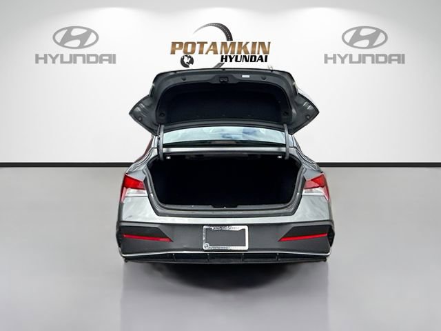 Certified 2025 Hyundai Elantra Sport FWD image 24