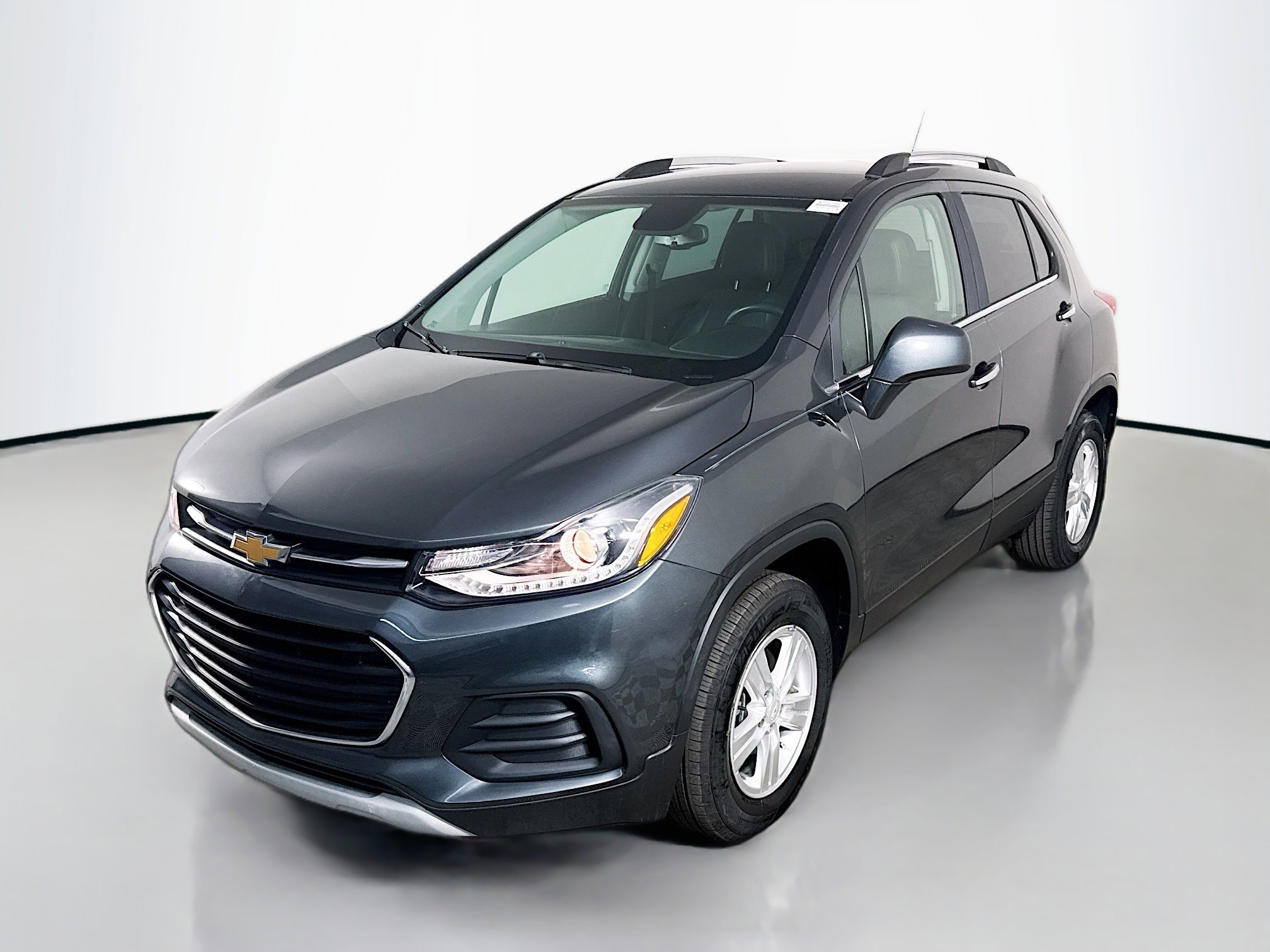 Used 2017 Chevrolet Trax LT w/ LT Convenience Package image 4
