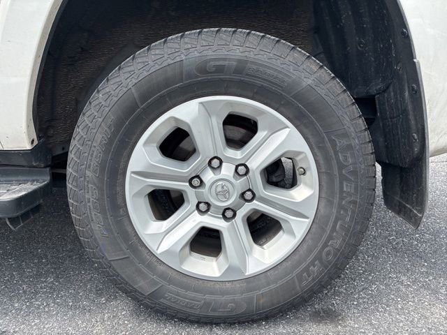 Used 2016 Toyota 4Runner SR5 AWD/4WD image 12