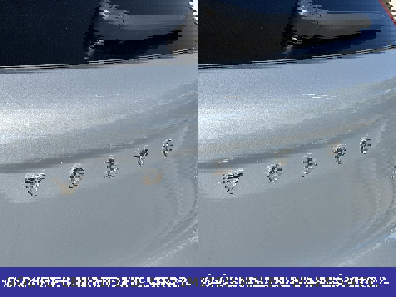 Certified 2022 Volvo XC40 T5 R-Design w/ Advanced Package image 11