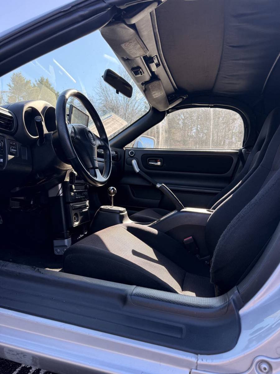 Used 2003 Toyota MR2 RWD image 12