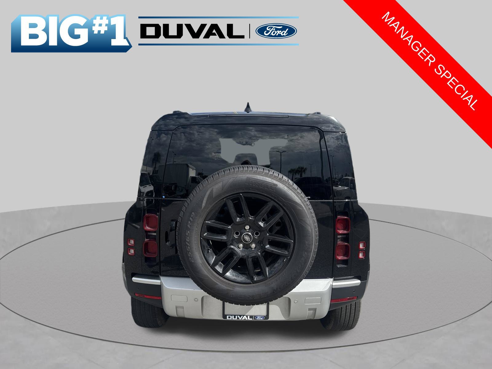 Used 2025 Land Rover Defender 110 S AWD/4WD image 4