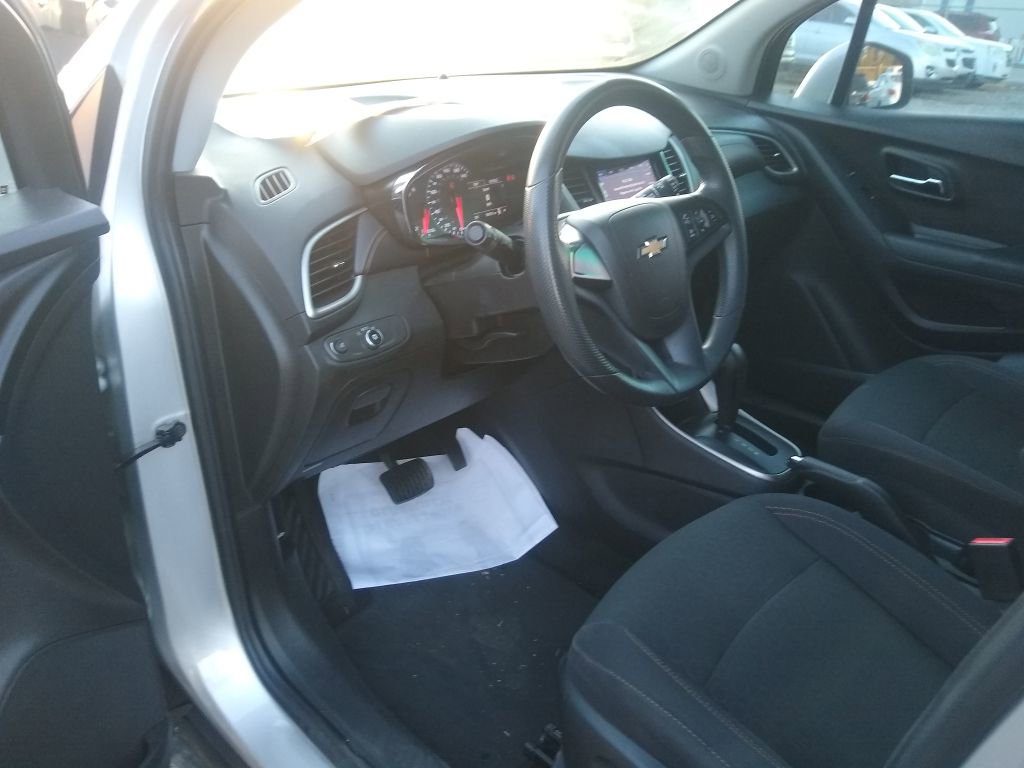 Used 2018 Chevrolet Trax LS image 8