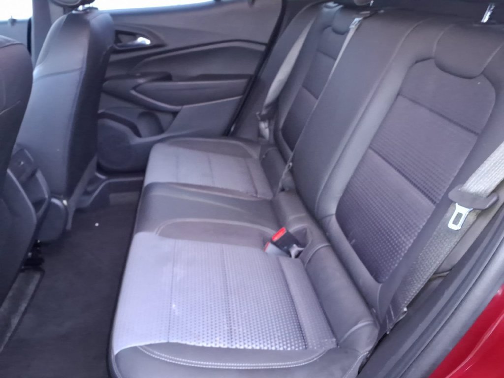 Used 2025 Chevrolet Trax LT w/ LT Convenience Package FWD image 18