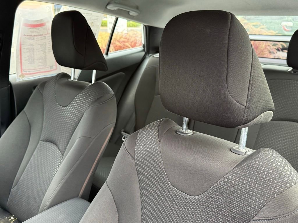Used 2020 Toyota Prius LE FWD image 20