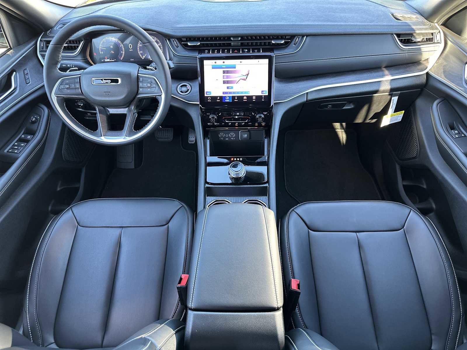 New 2025 Jeep Grand Cherokee L Limited image 23