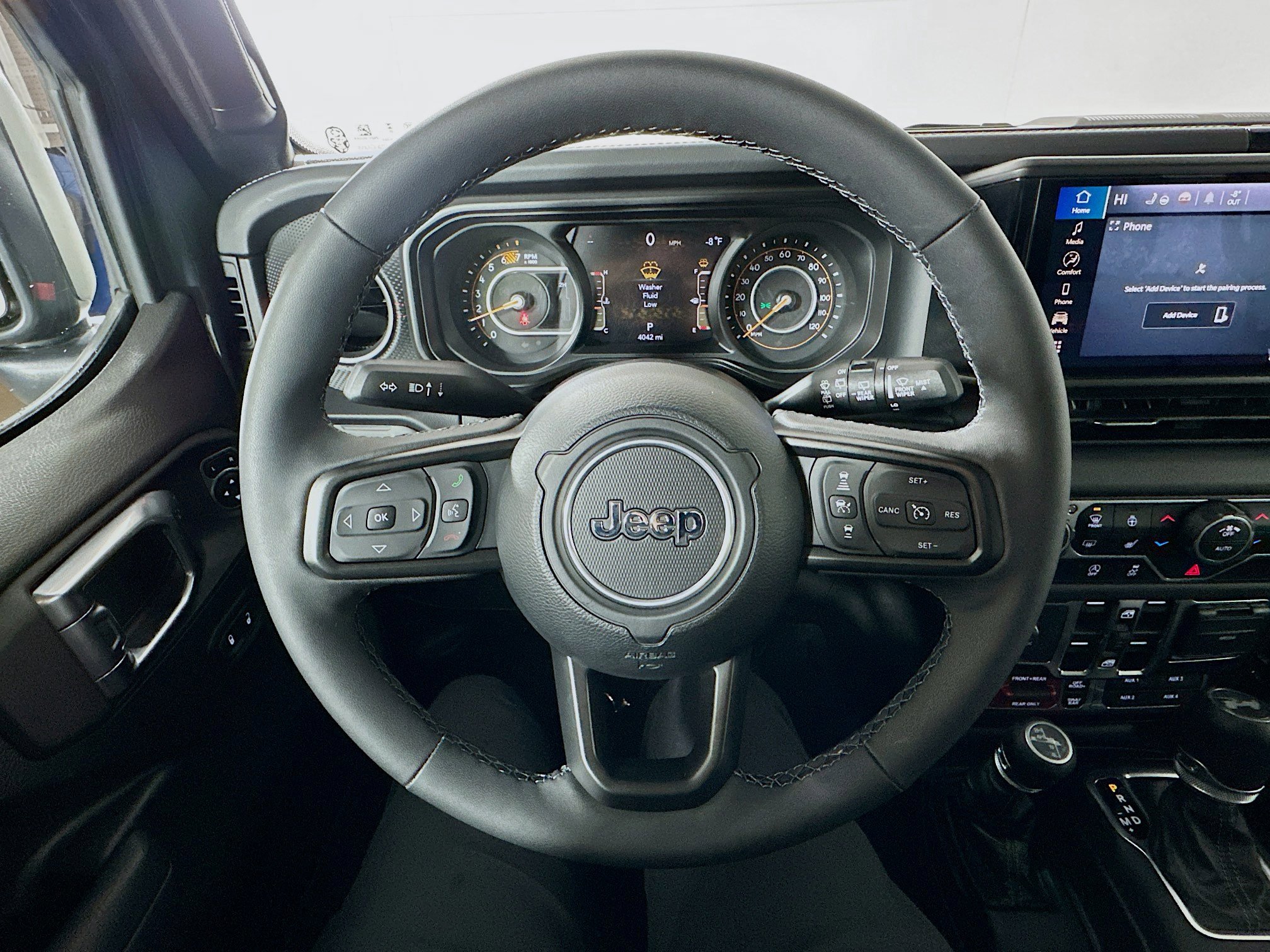 Used 2025 Jeep Wrangler Unlimited Rubicon w/ Convenience Group image 11