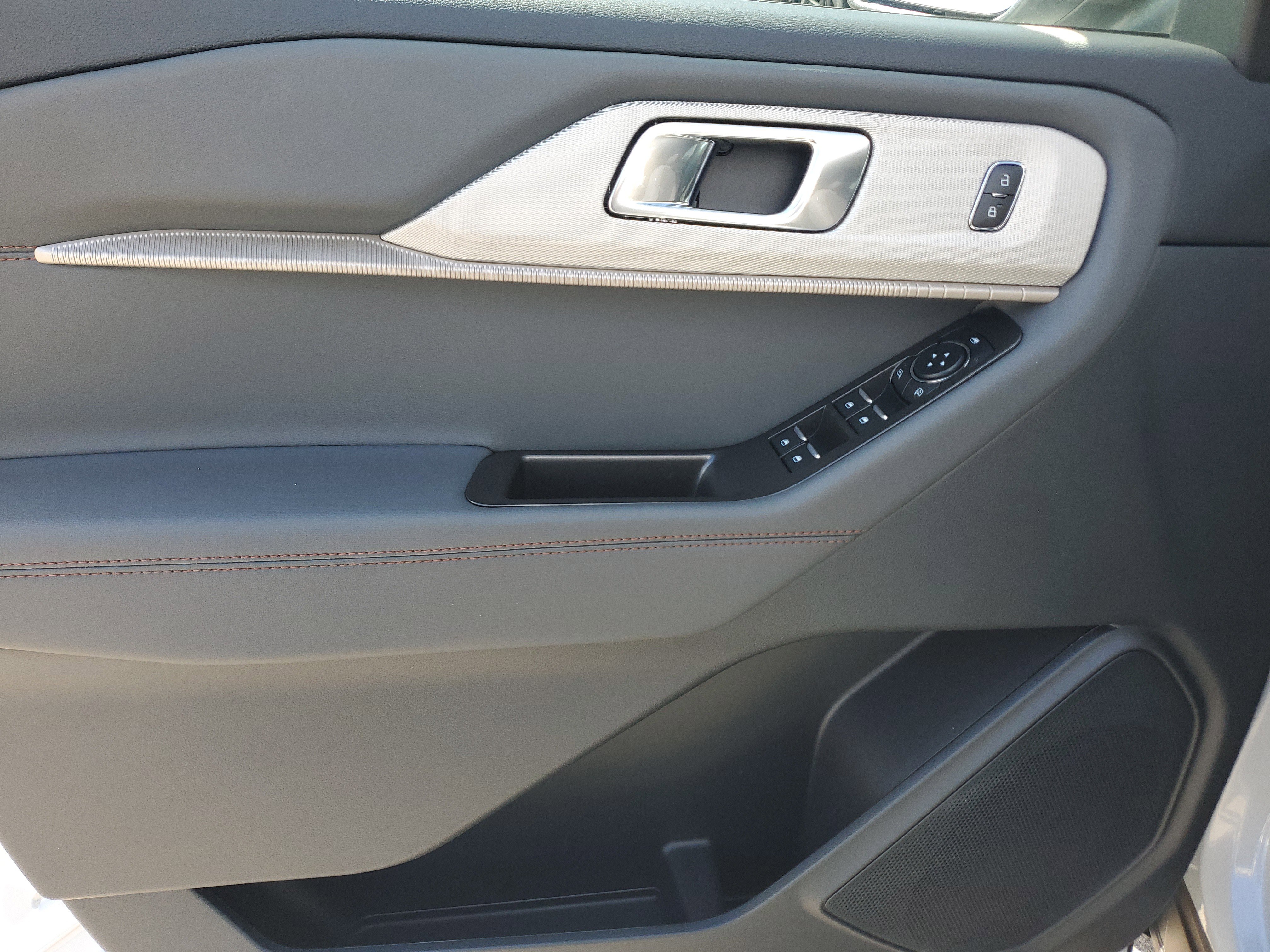 Used 2026 Ford Explorer Active image 27